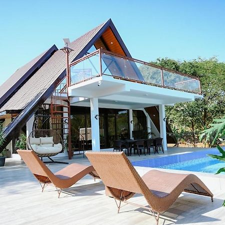 Redwood Cabin Bolinao Exterior photo
