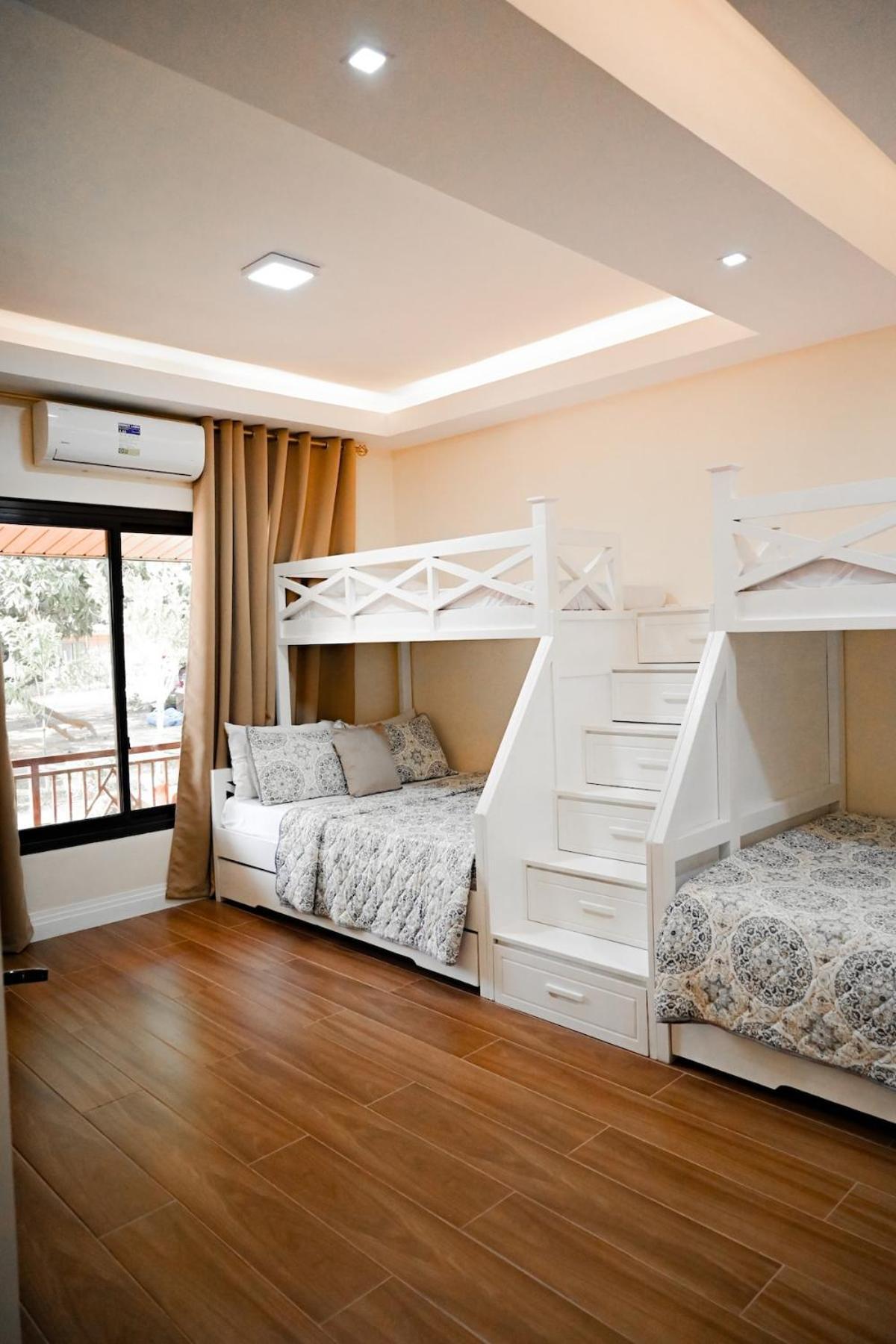 Redwood Cabin Bolinao Exterior photo