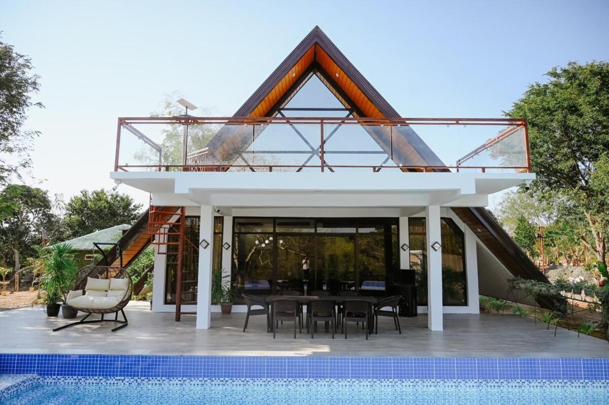 Redwood Cabin Bolinao Exterior photo