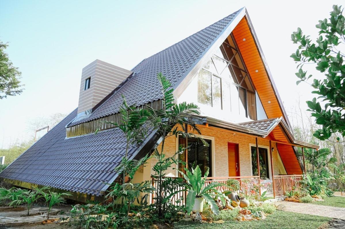 Redwood Cabin Bolinao Exterior photo