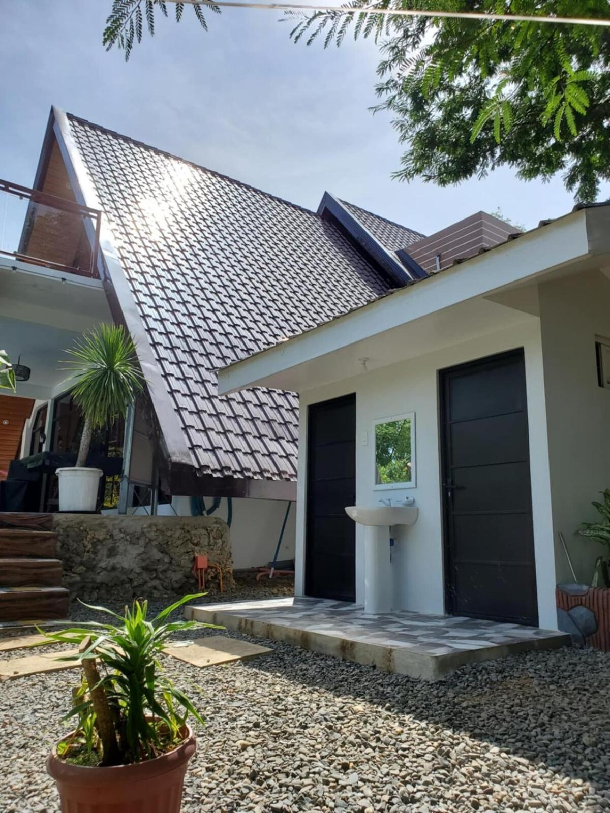 Redwood Cabin Bolinao Exterior photo